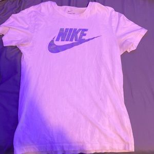 nike t-shirt